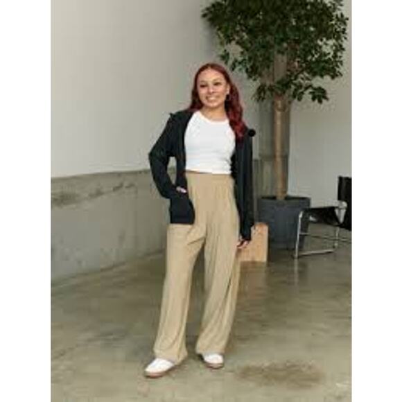 Uniqlo Airism Ultra Stretch Wide Leg Pant Womens Size Large Tan Beige - Picture 1 of 5
